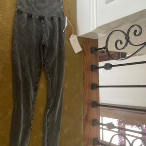 Gray leggings so cute